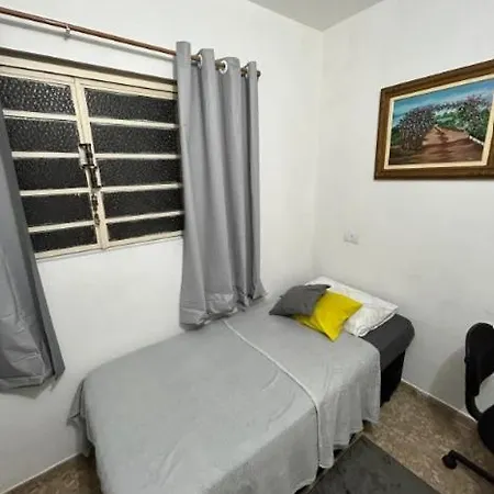 The Bridge - With Free Parking דירה